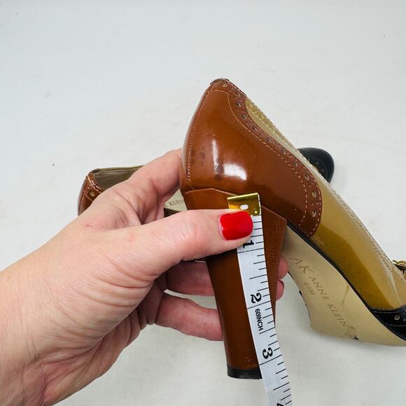Vintage AK Anne Klein Mary Jane Wingtip Heels Multi-Tone Leather Size 6.5M - Picture 11 of 12